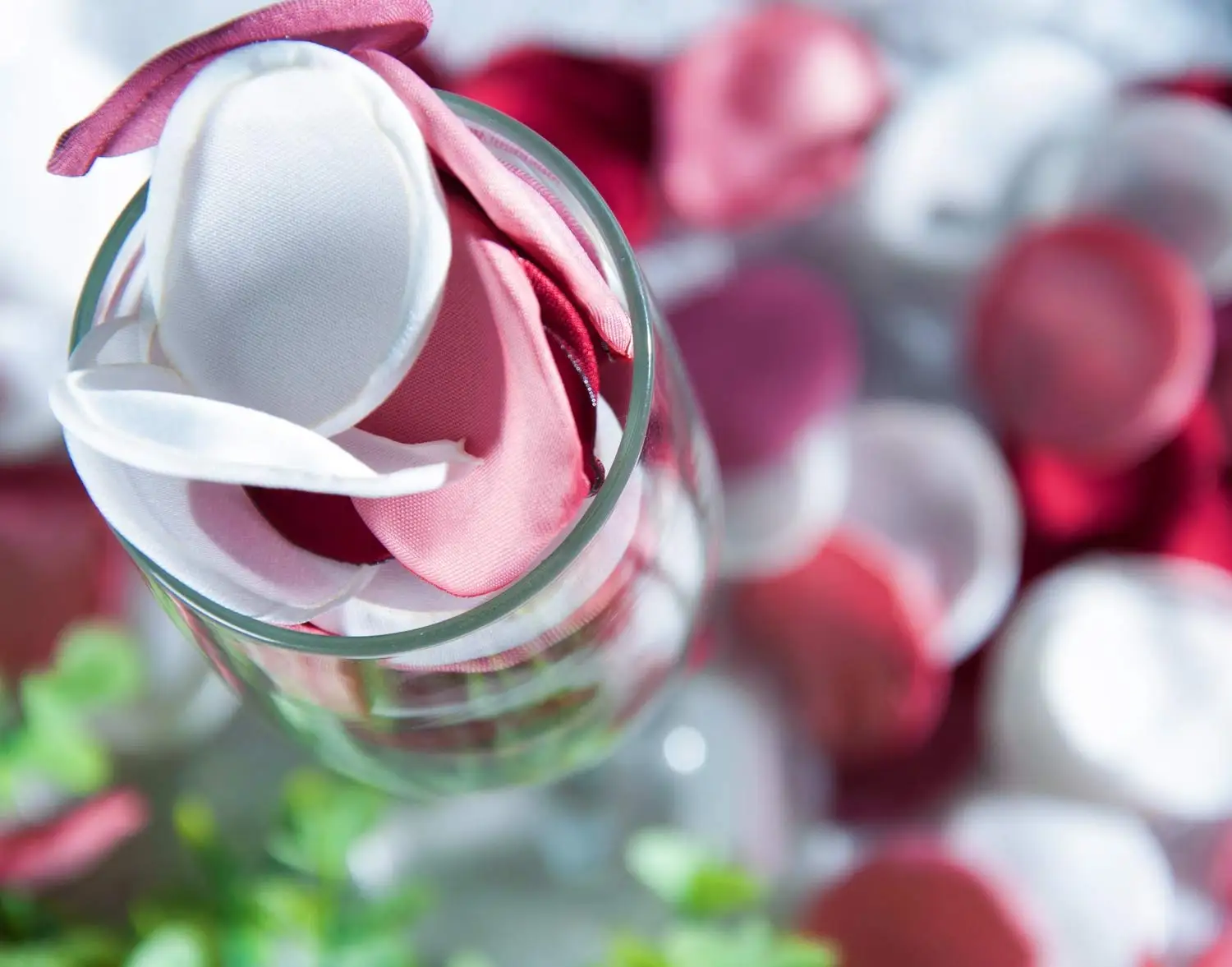 Hot Sell Artificial Silk Rose Petals Satin Petals Silk Ivory Rose