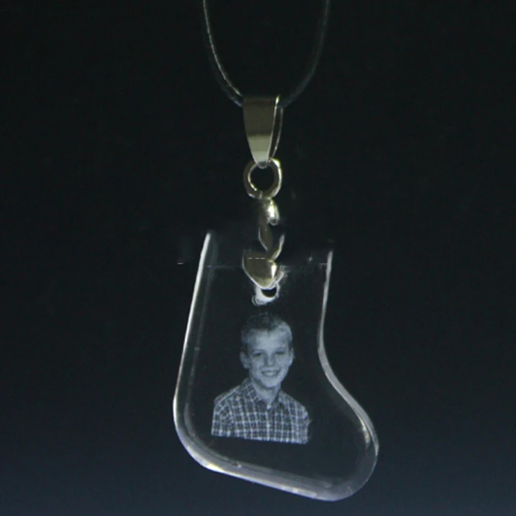 China Supplier Fashionable Laser Etched Crystal Shoe Necklace manufacture