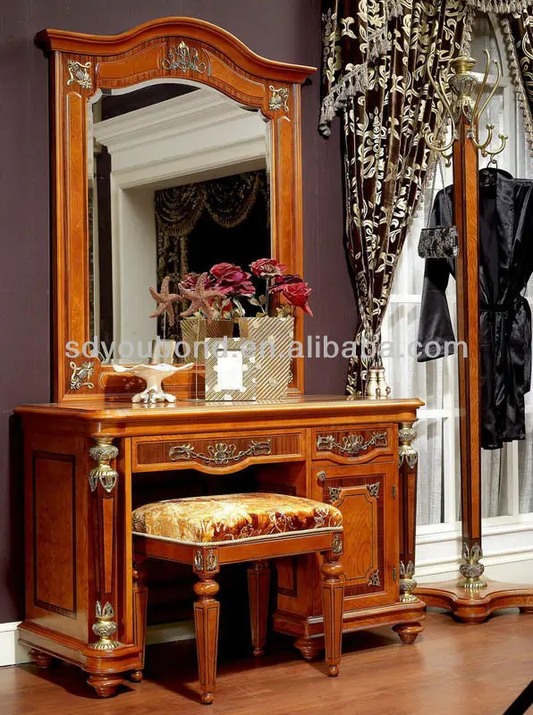 E29 Small Dresser & Mirror.jpg