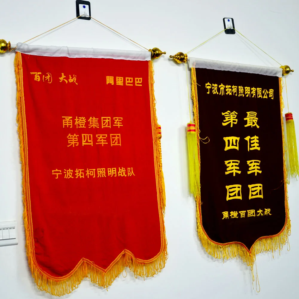 Crazy Rotation And Hot Selling Fidget Wind Hand Toys LED Light Metal Finger Spinner