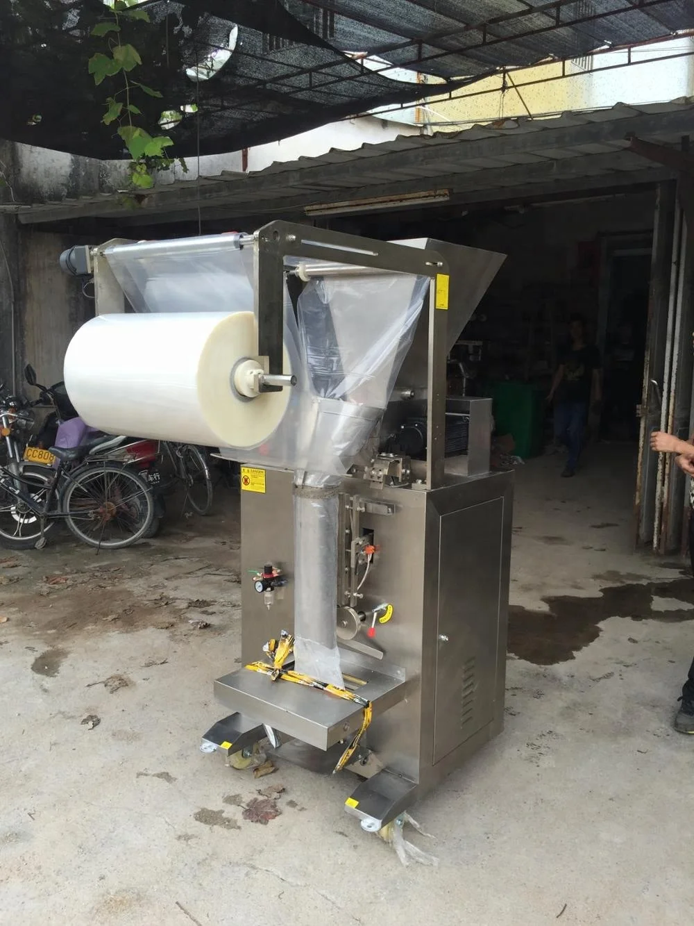 
High Quality 1kg sugar packing machine/powder sachet packaging machine 