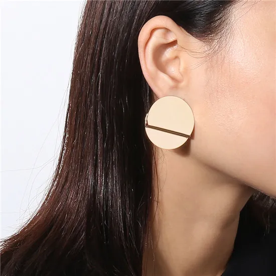 

2018 Fashion Ornament Wild Geometry Mirror Round Stud Earring