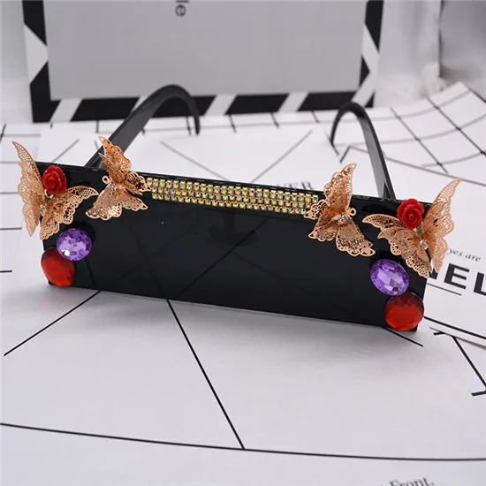 

Exaggerated Butterfly Rhinestone Gemstone Nightclub Carved Sunglasses Catwalks Sunglasses