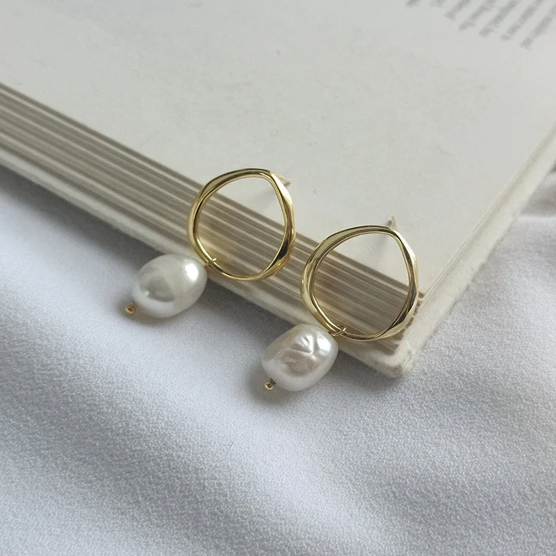 
Popular Minimalist Natural Baroque Pearl Earrings 18K Gold Plated 925 Silver Circle Stud Earrings Jewellery E1760 