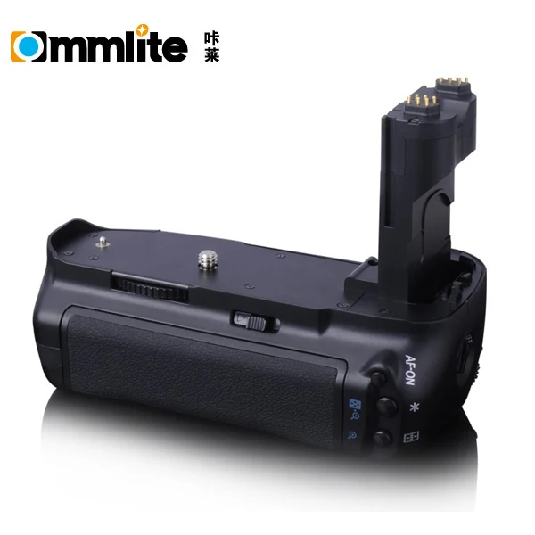 Commlite ComPak Vertical Battery Grip For Canon EOS 7D With Two Battery Holder