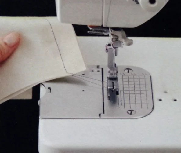 Шитьё двойной иглой натяжение нитей. Шитьем 9. Как зашить ткань на диване швейной машинкой. Шитьем 9. Курсы рукоделия для детей.