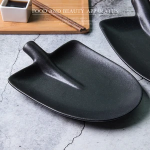 High quality home/restaurant/hotel porcelain hoe shape tray black matte dinner 10 ceramic flat plate