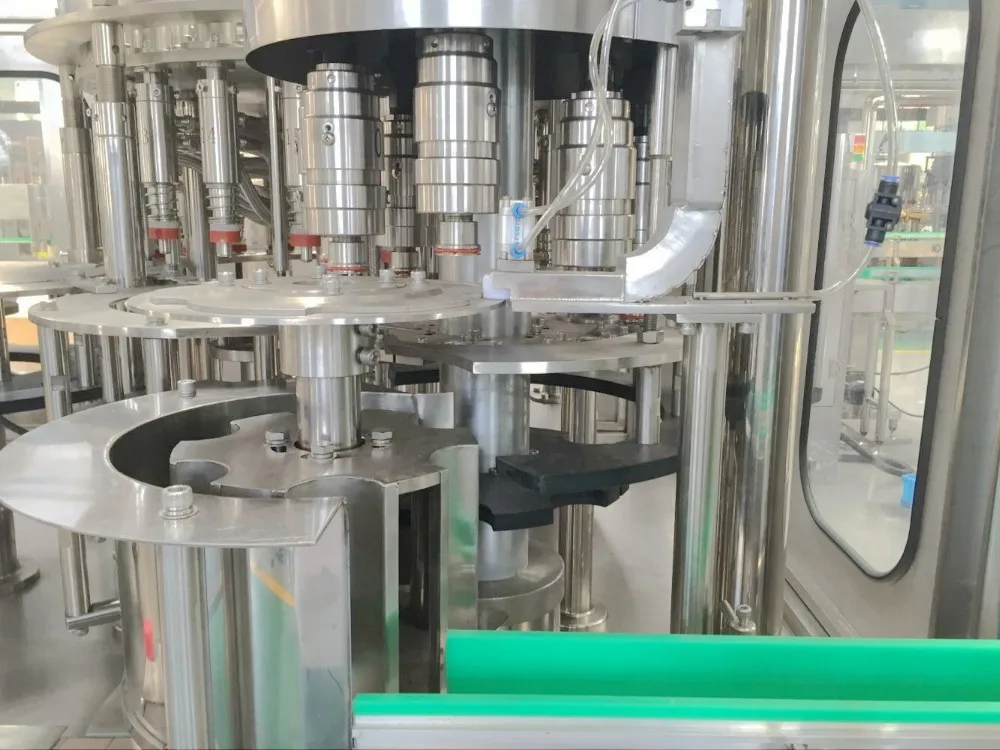 25000BPH 4.4kw Soda Water Bottling Equipment PLC PET Plastic Bottle