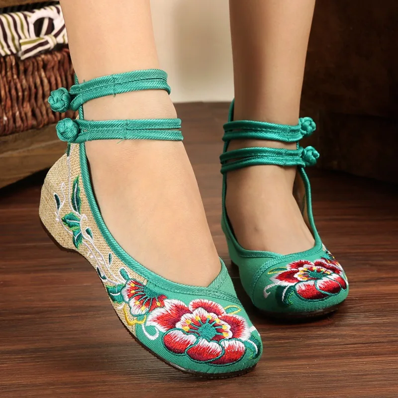 Chinese Cloth Shoes Lady Traditional Chinese Style Models Casual Shoes ...