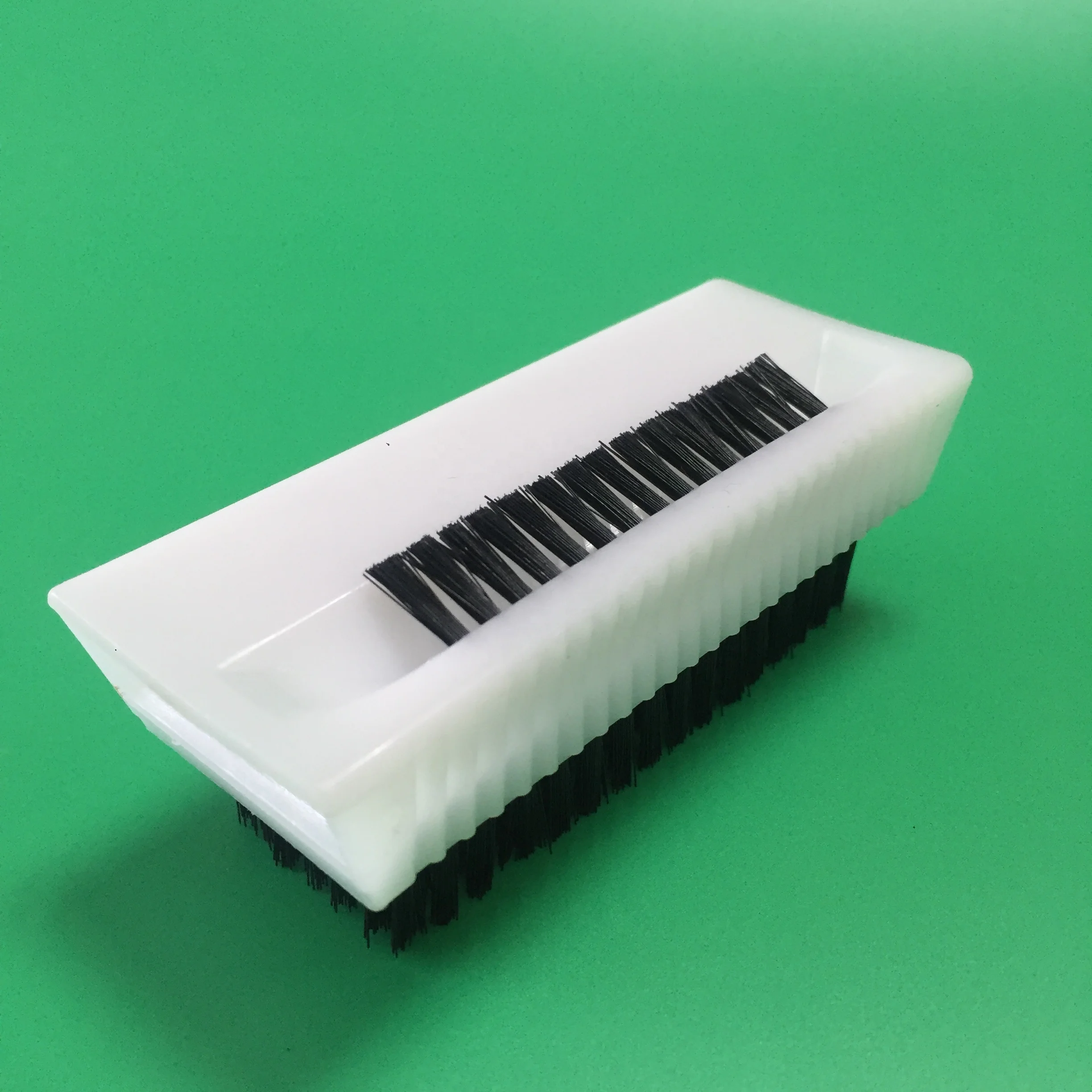 
autoclavable scrub brush 