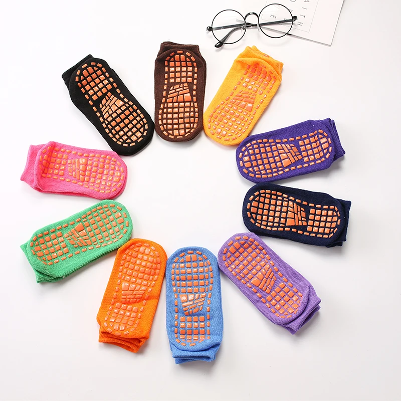 

Wholesale Customized Grip Safety Trampoline Socks, Picture