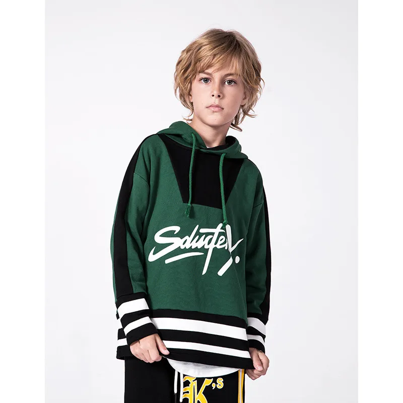 

2018 autumn new European and American explosion models boys hooded sweater letters printed sweater, Red;green