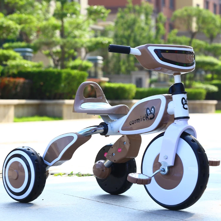 bicyclette a trois roues pour enfant de deux ans