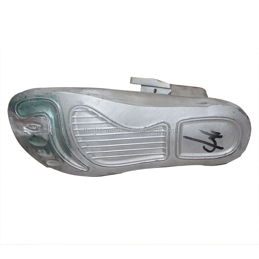 
hot pu direct injection shoe mould with plastic last 