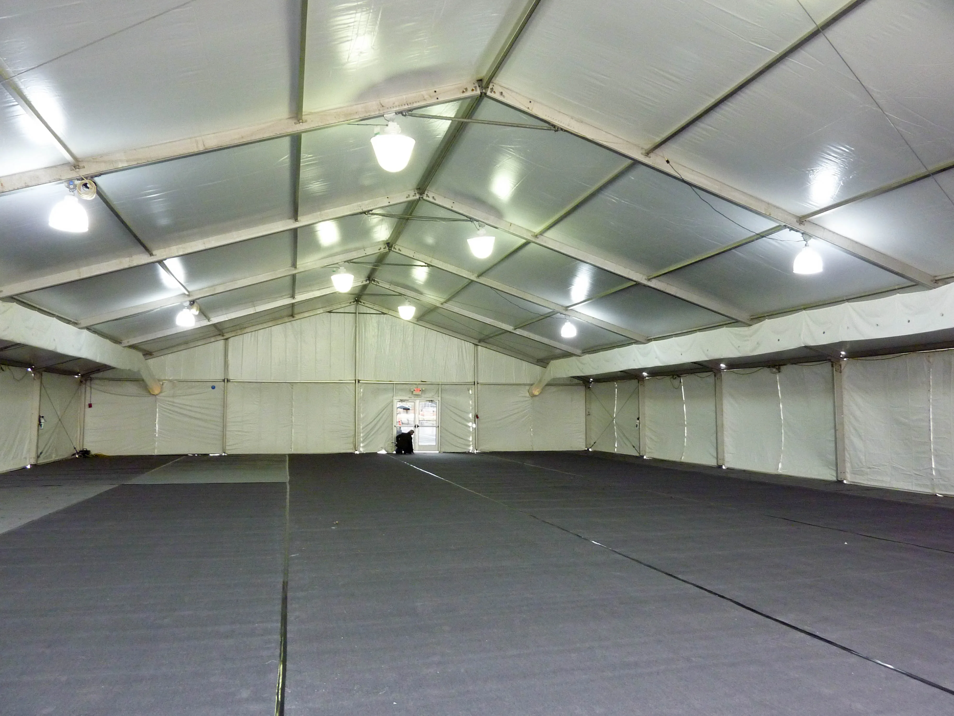 20m tent.jpg
