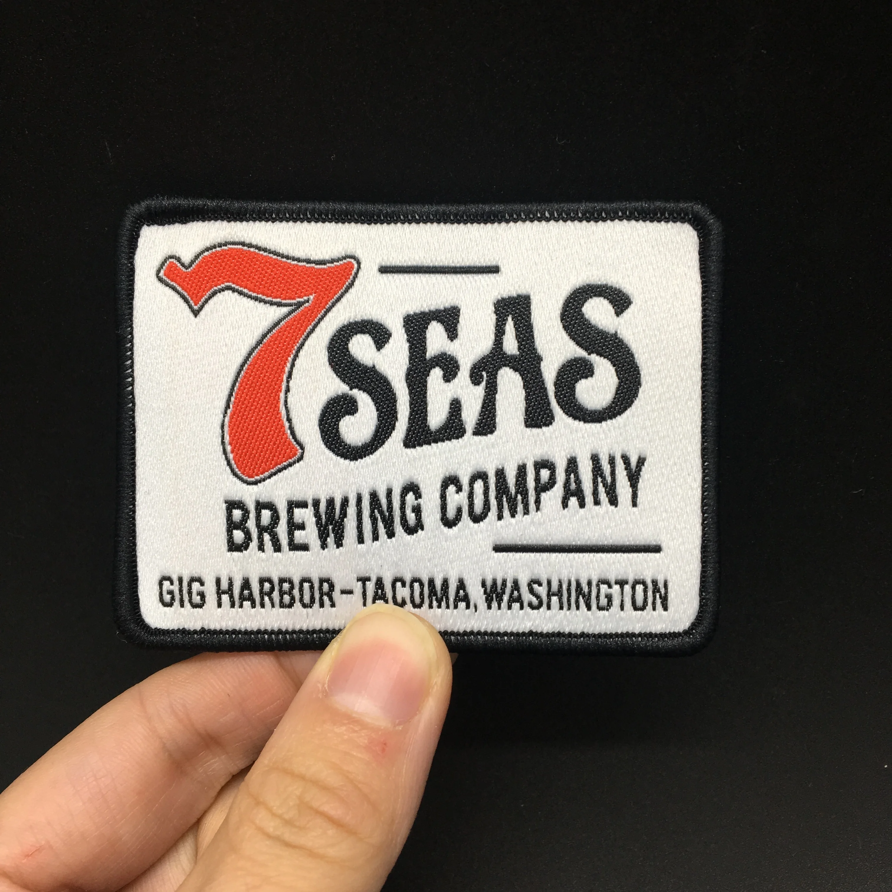 

Custom Label Clothes Embroidery Patch Fashion Woven Labels for Clothing, Customized
