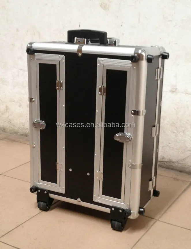 cosmetic case with lamp1.jpg