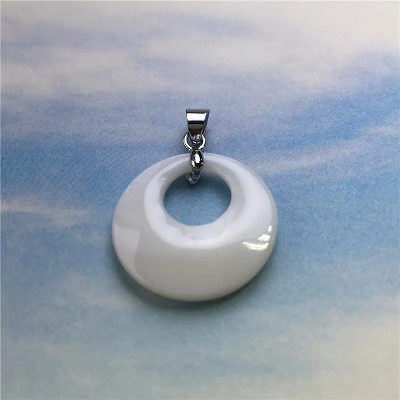 

Natural shell jewelry white shell pearl round circle pendant necklace