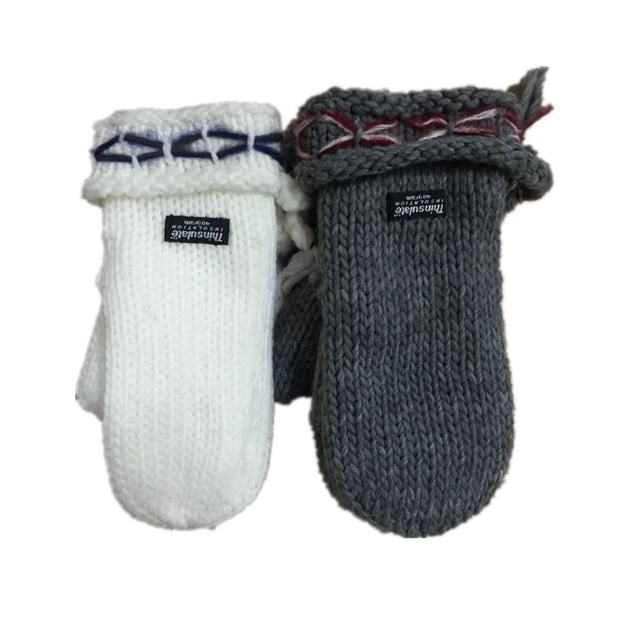 100% polyester knitted mittens