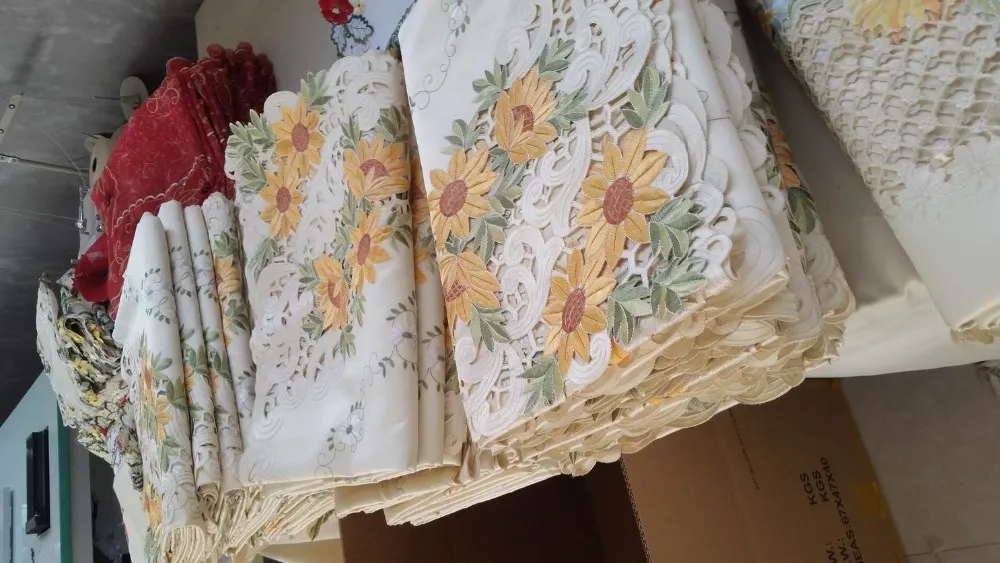 Beige 72x90'' Oval Embroidered Floral Polyester Embroidery Tablecloth 8 Napkins 
