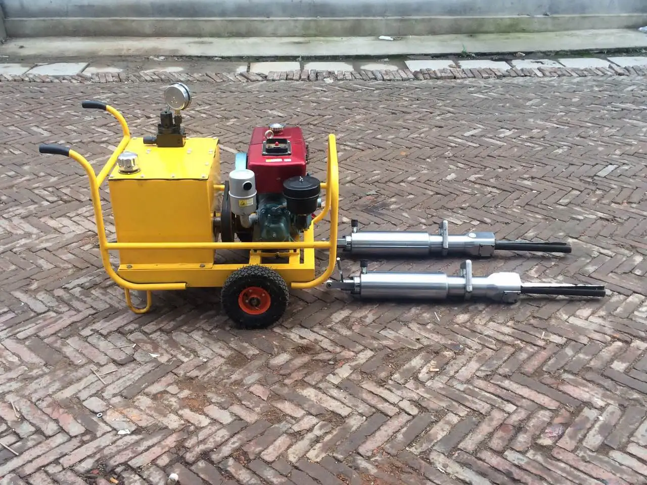 Rock splitter