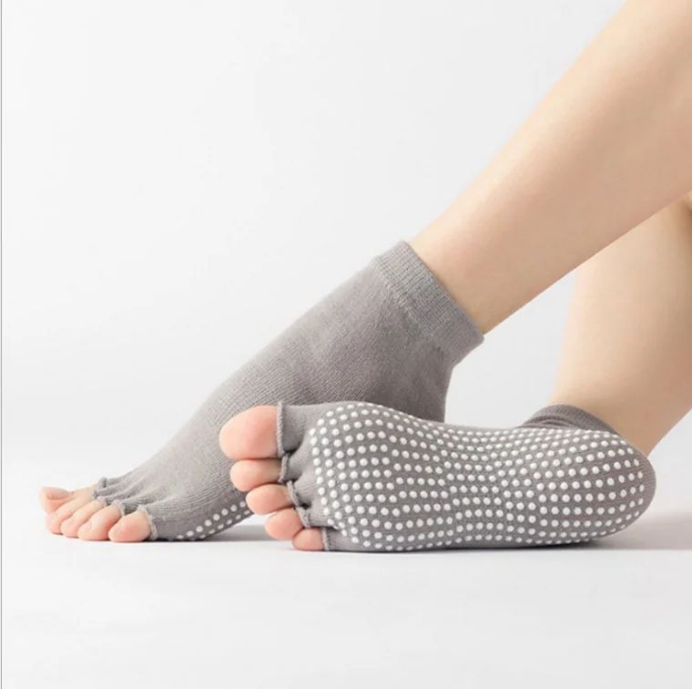 

Wholesale nice price Low Quantity Cheap Price Anti-slip ankle Open Toe Yoga Silicone Bottom Socks