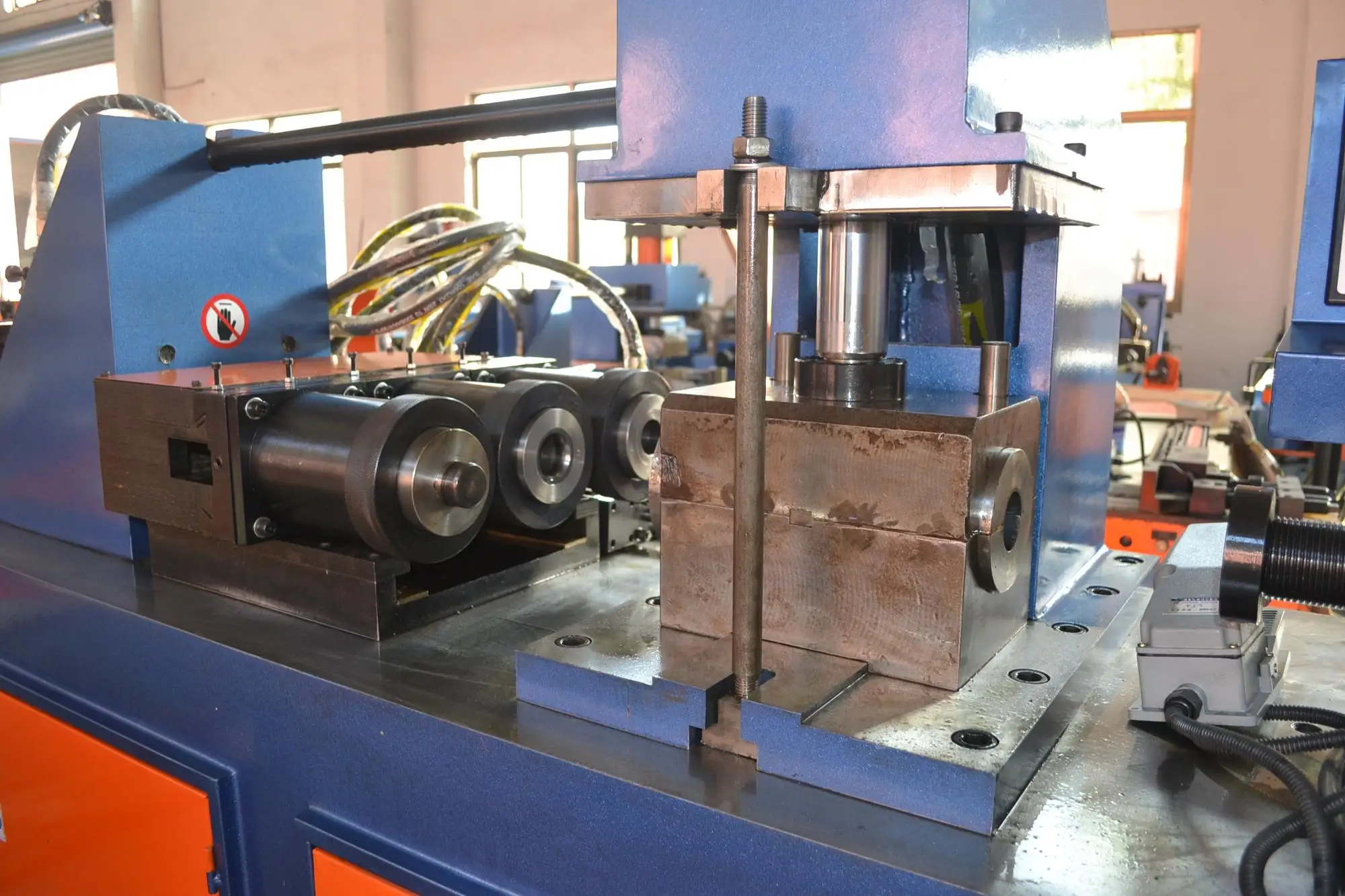 Automatic Steel Tube Pipe End Forming Machine For Reduce With 25 Years