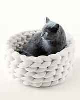 

Low MOQ 1 Home Winter Handmade Luxury Pet Dog Beds Pet Accessories 100% Cotton Cat Dog Nest Pet Bed
