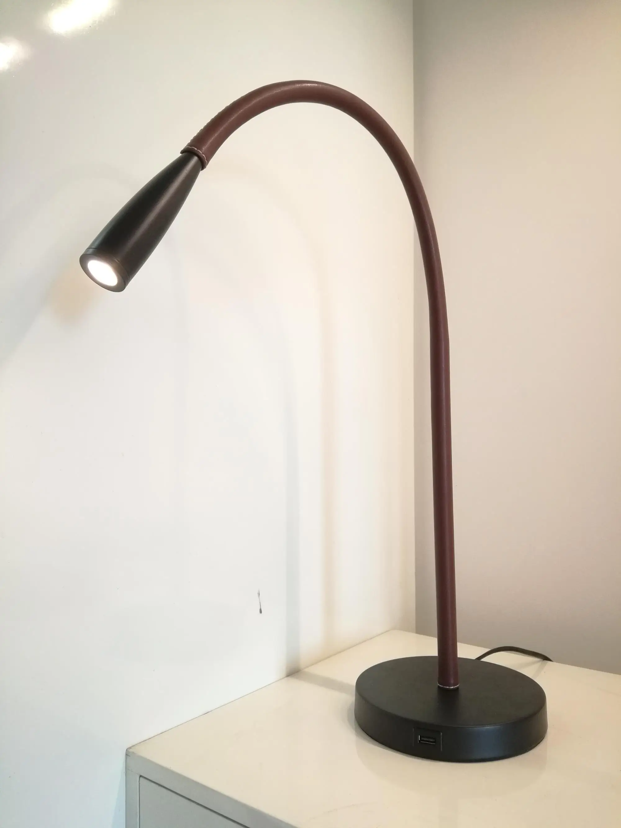 Zhongshan Factory Price Bedside Leather Gooseneck Led Reading Lamp
