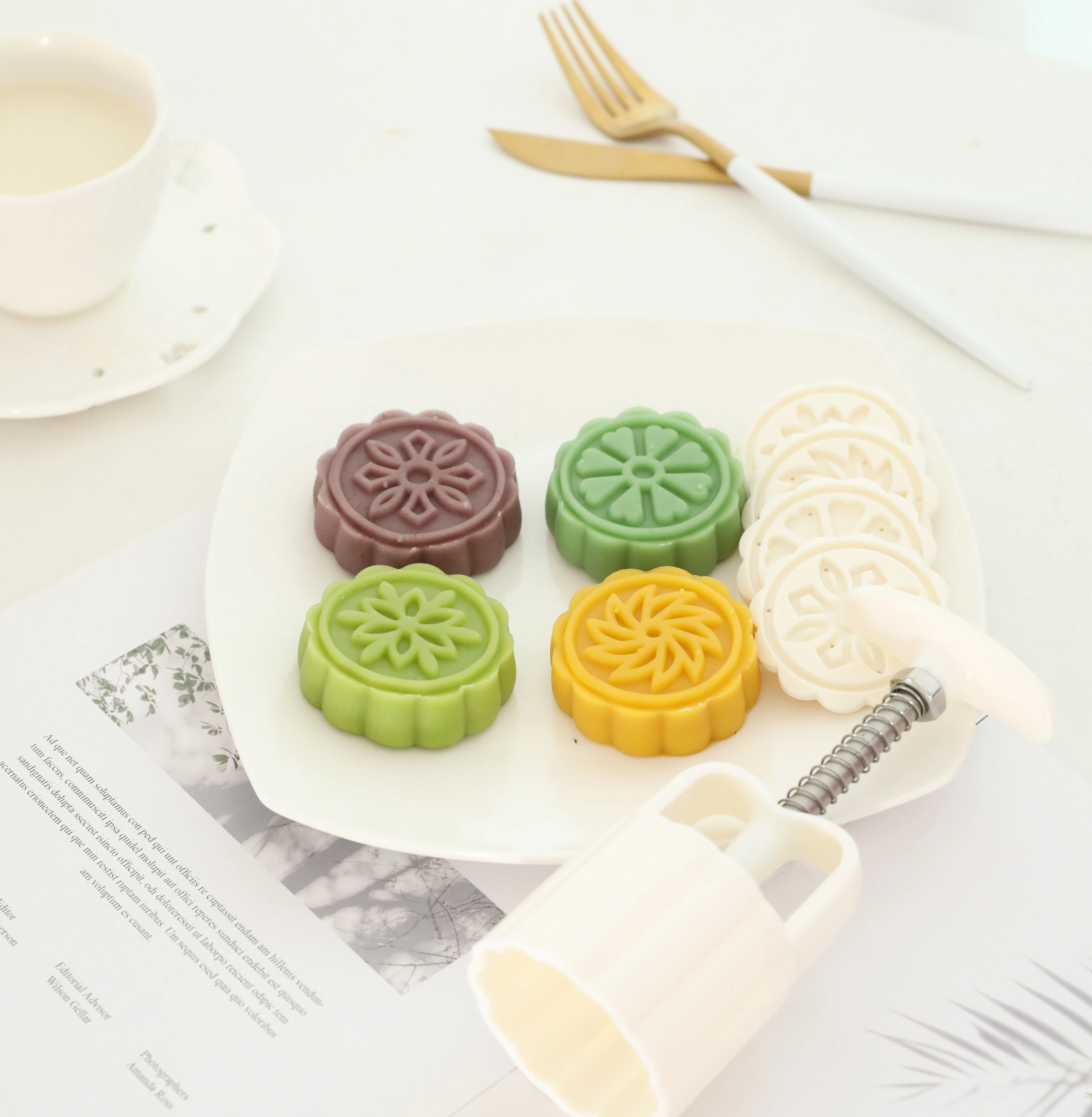 

Amazon Special Design 304 Top Mooncake Food Grade Mooncake Mould Cake Tool,cake Tools Stainless Steel 304 Dessert Decorators, White
