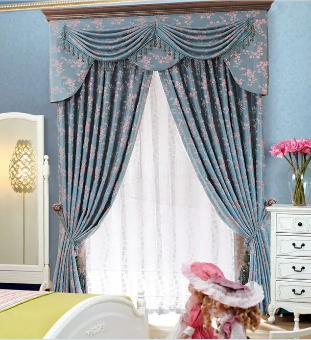 European Style Jacquard Fabric Window Curtains With Attached Elegant