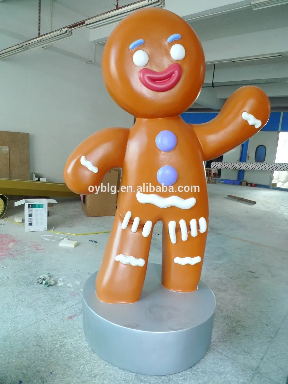 giant-bread-man-outdoor-fiberglass-Christmas-snowman.jpg