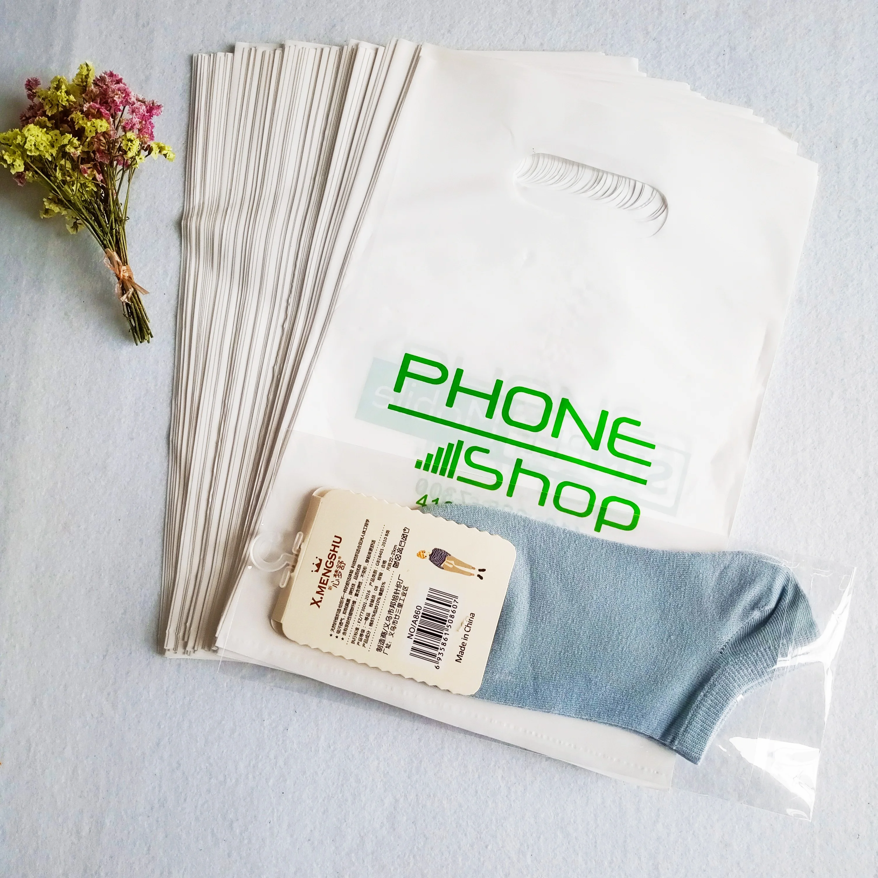 

Custom LOW MOQ design logo printing plastic shopping bag for clothing