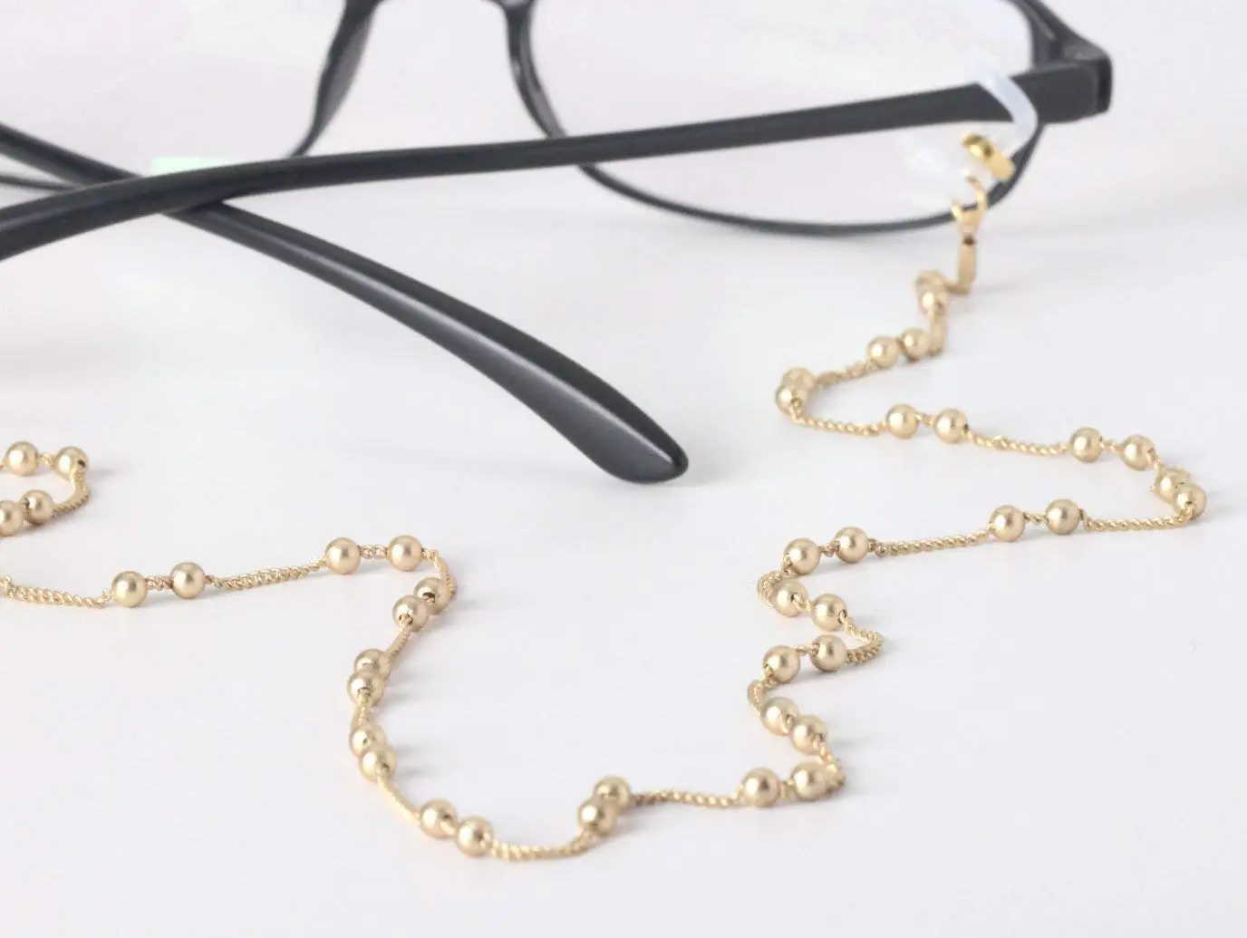 glasses chain designer