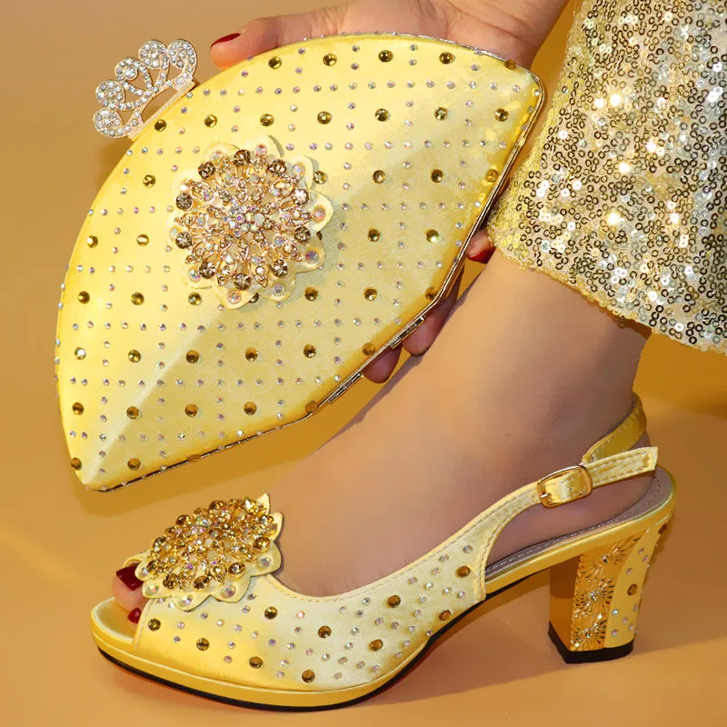 

Rortydream gold rhinestones bags lady middle height shoes sandals 7.4cm D722