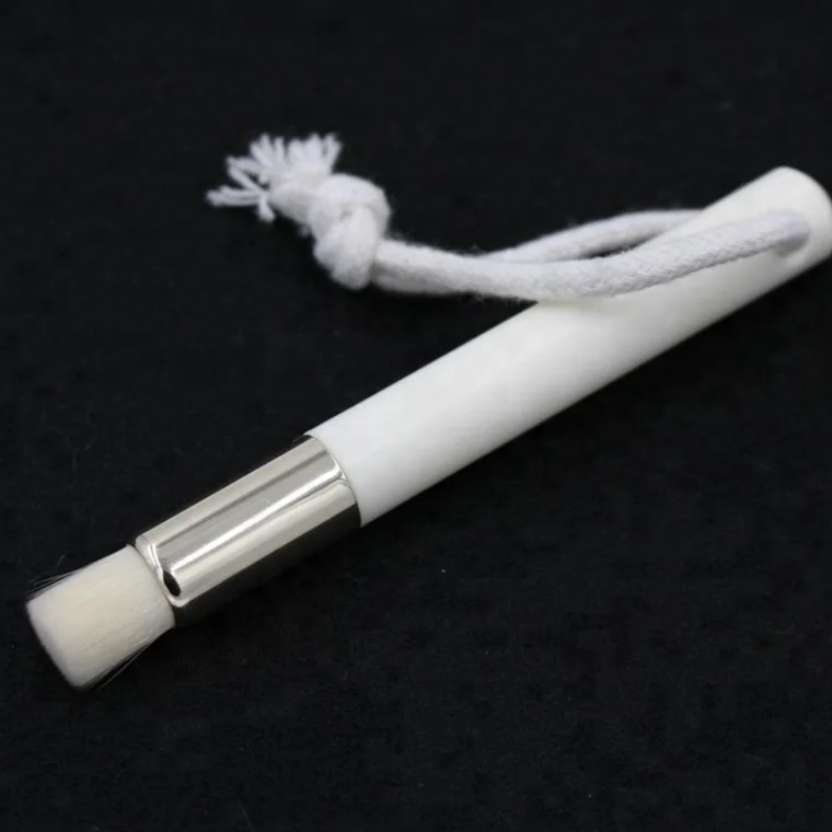 

Muti-functinal White Taklon Hair Flat Top Shape Nose Or Eyelash Cleaning Brush With Strip