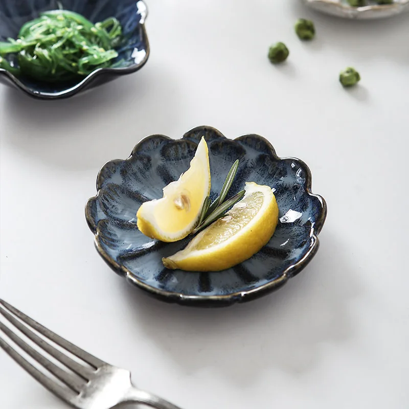 
Amazon Hot Selling porcelain food dish small soy sauce dipping flower shaped ceramic dish 