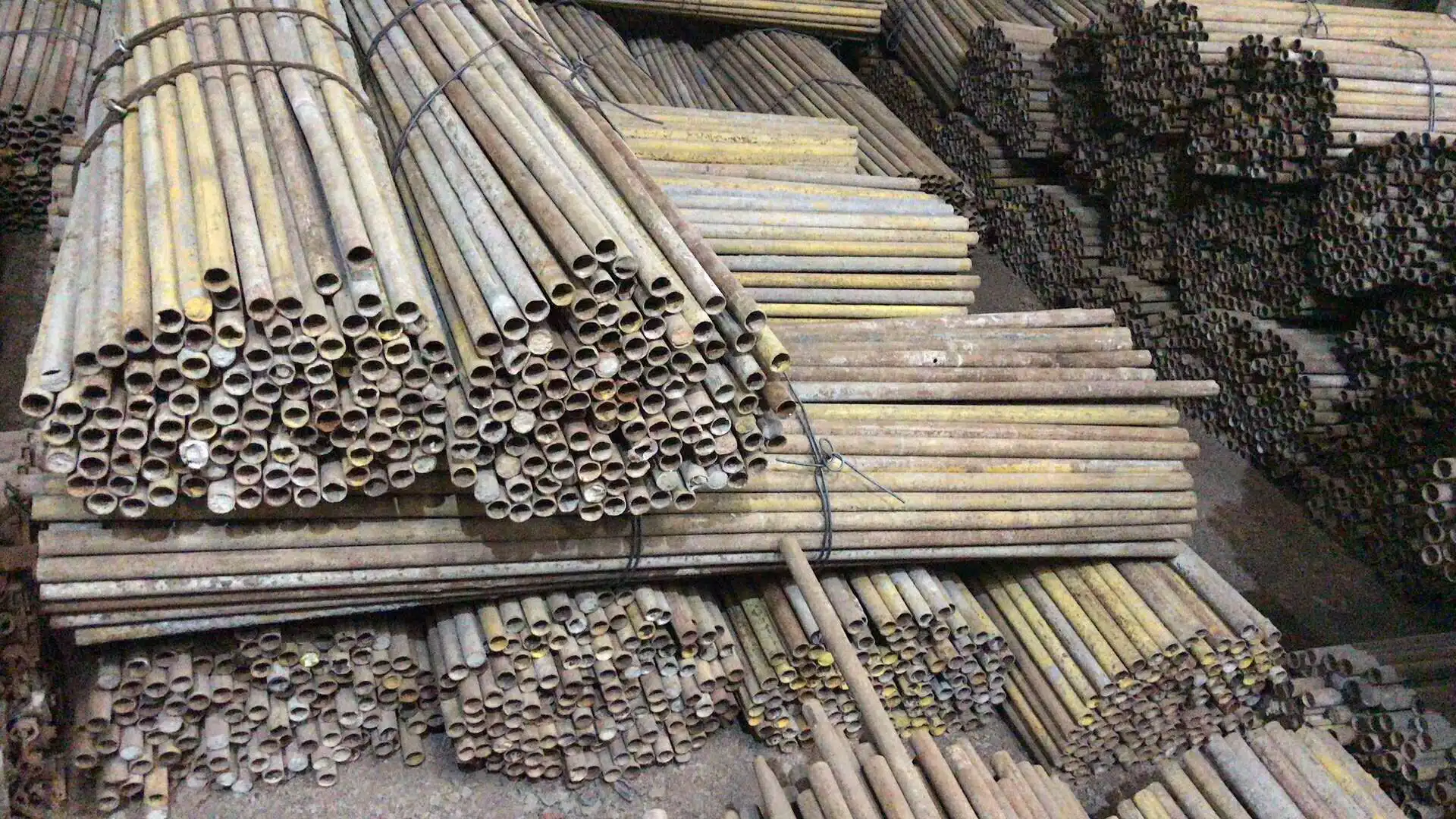 Carbon Steelpipes 2nd Hand Tubes Used Scaffold Couplers Used