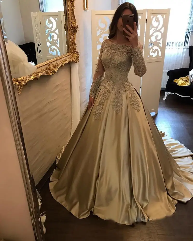 

2019 Hot Sale Boat Neck Satin Lace Bridal Gown Cheap Long Sleeve Muslim Gold Wedding Dress Turkey Istanbul