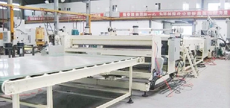Polycarbonate hollow sheet production machine
