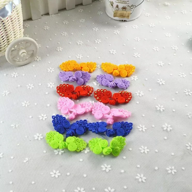 

2019 high quality different color and size Chinese button