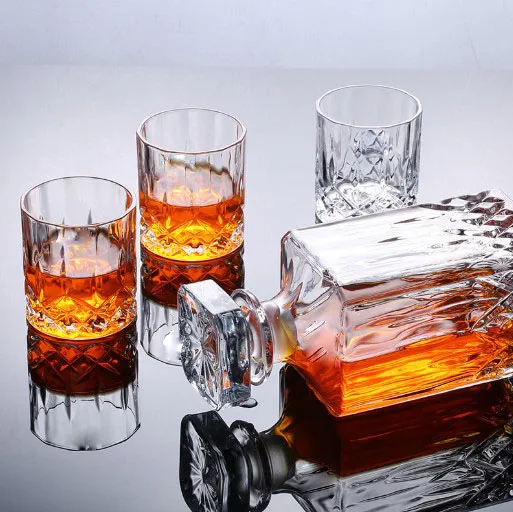 Cocktails Scotch Whisky pour homme et femme Lot de 2 verres à whisky en cristal dans une boîte cadeau de luxe de 283,5 g Rocks Barware Verres à lancienne pour boire bourbon Cognac 