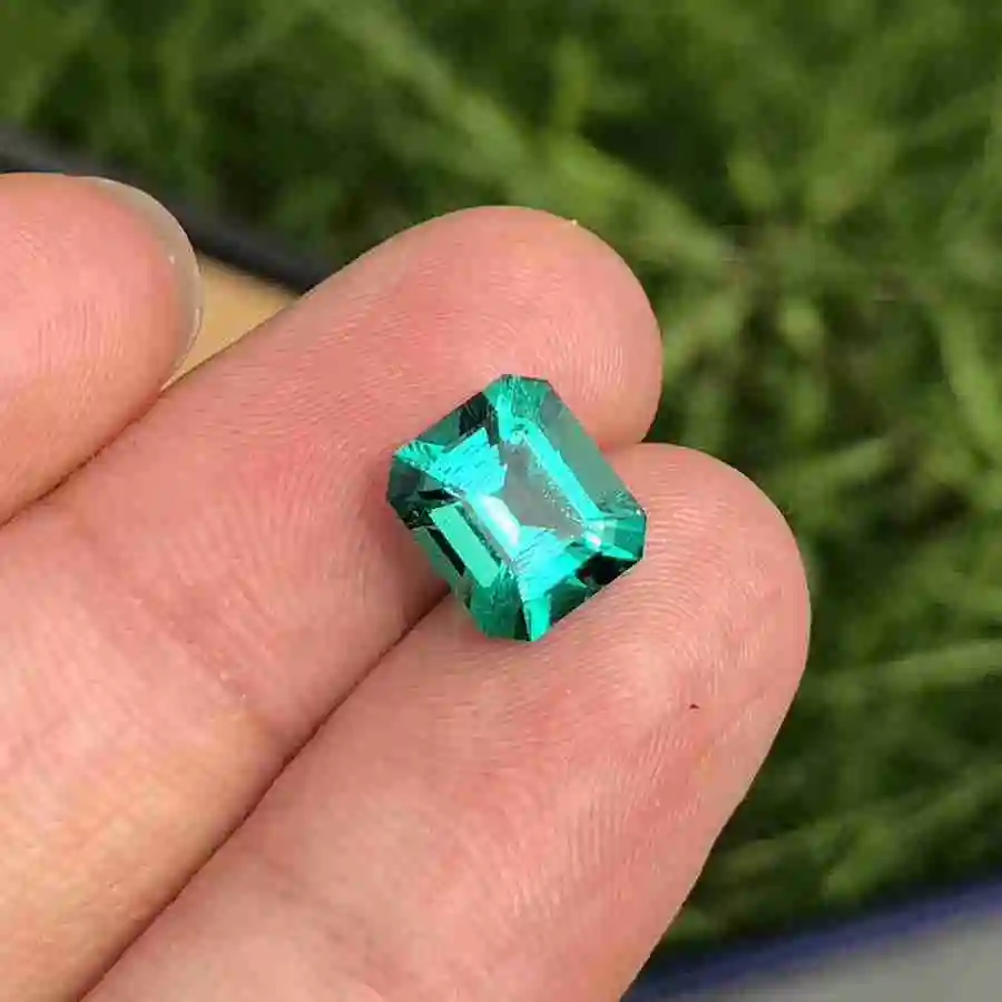 Factory Wholesale Various Shapes Columbia Hydrothermal Green Emerald Per Carat