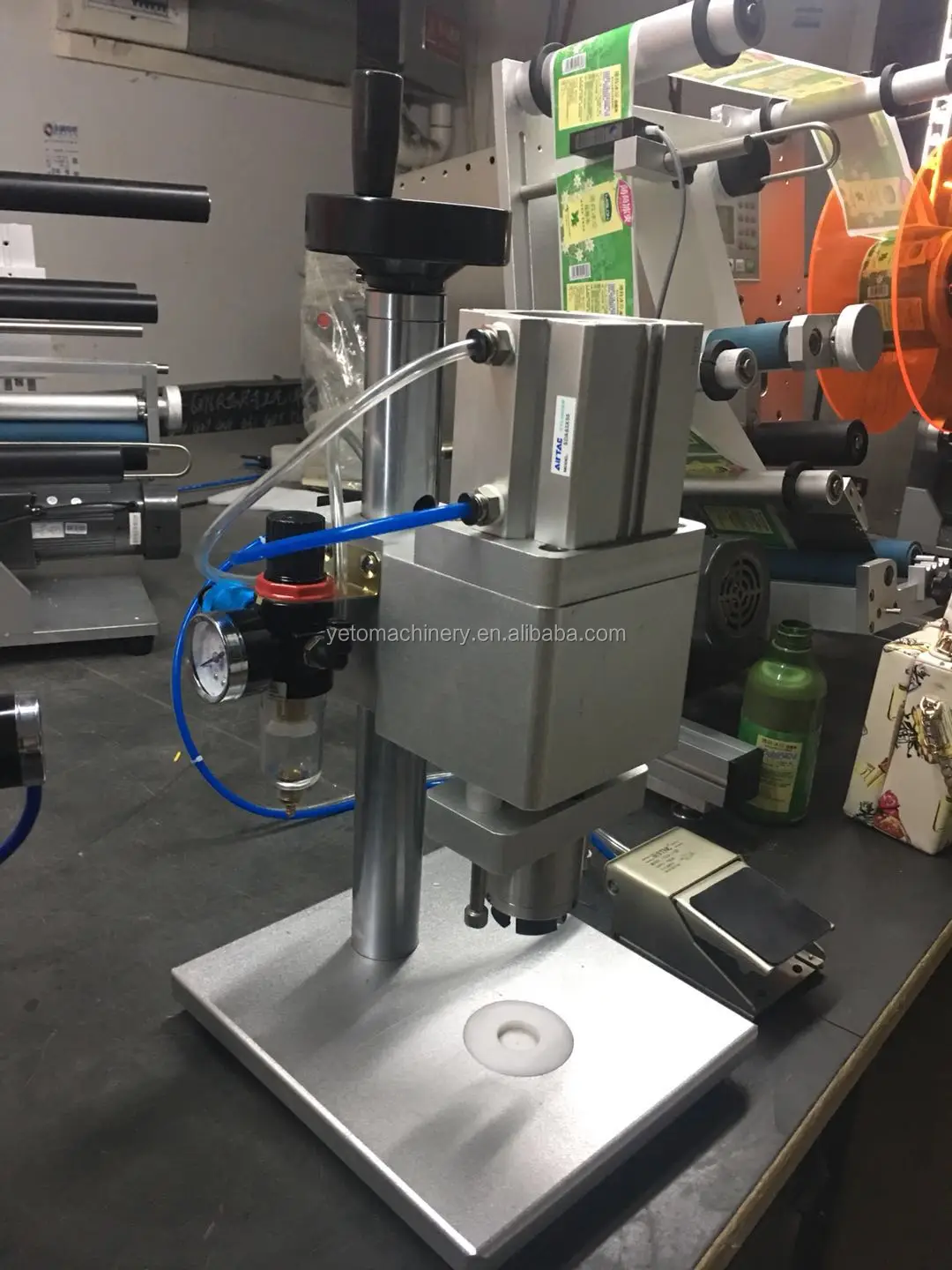 Pneumatic Semi Automatic Ampere Bottle Crimping Machine / Vial Crimper