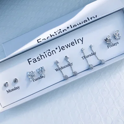 stud earrings (14).jpg