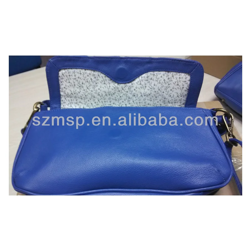 small leather handbag4.jpg