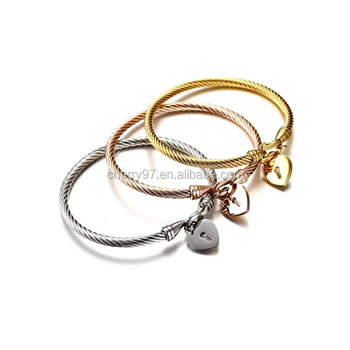 Simple Style Custom Stainless Steel Heart Cable Wire Twisted Women Charm Bracelets