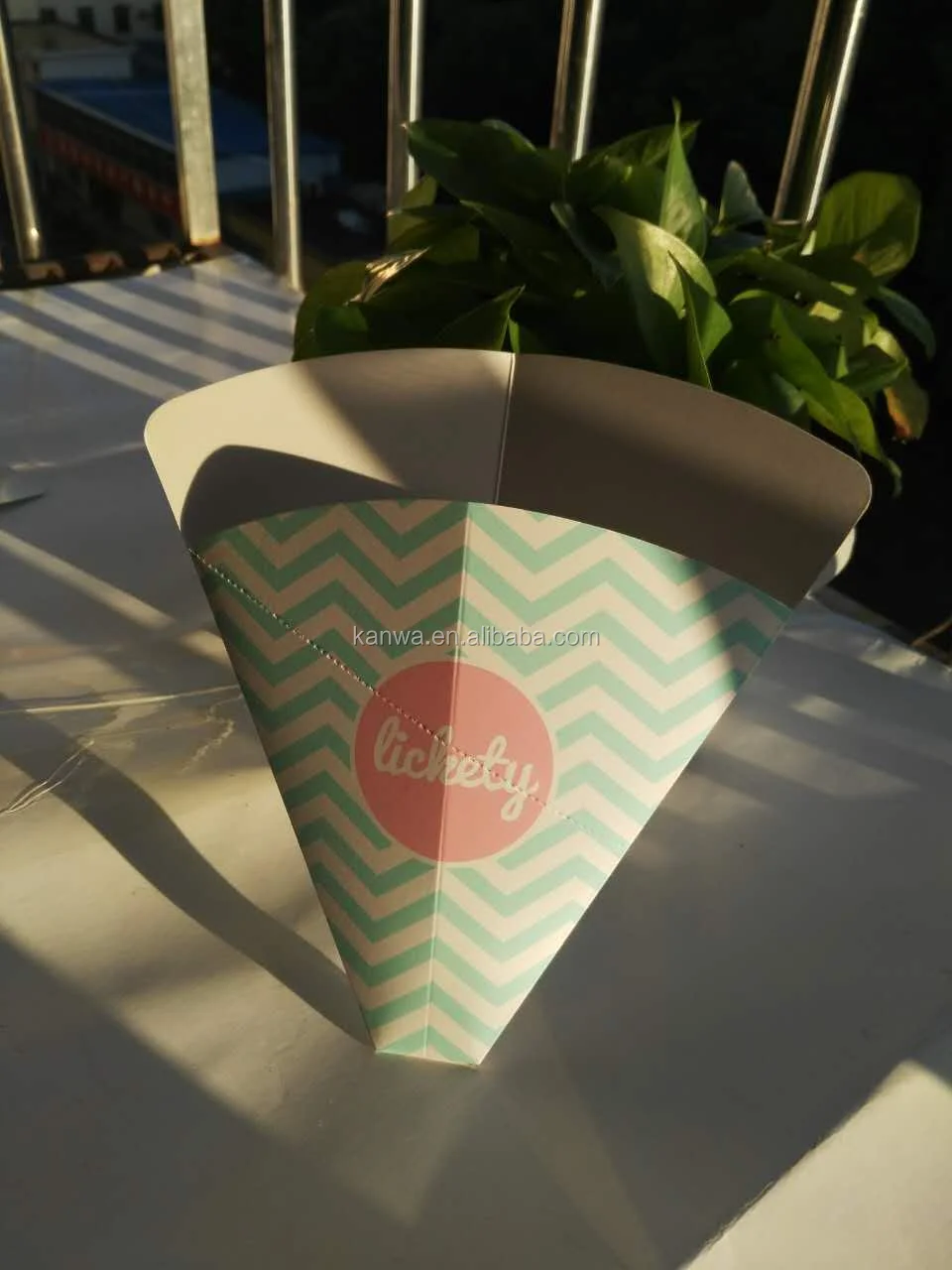 New Style Design Custom Print Crepe Paper Cone Waffle Cone Holder Buy