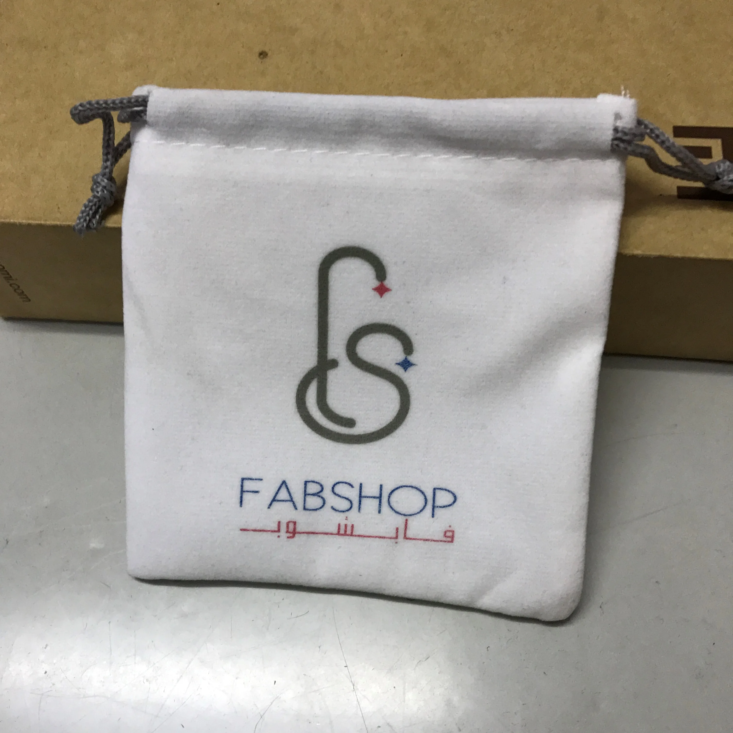 

high quality 15*15cm custom logo printing velvet jewelry drawstring bag pouch for bracelet necklace storage and packaging