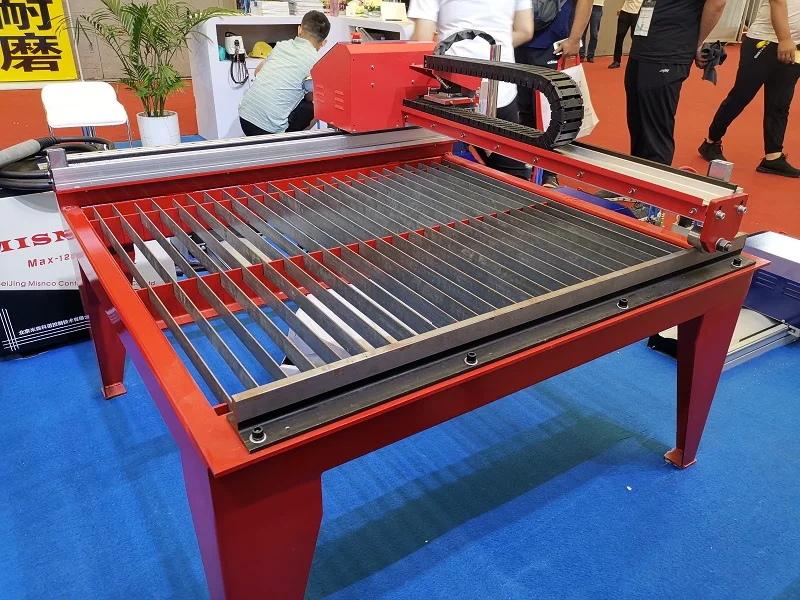 220 Voltage mini table plasma cutter CNC plasma cutting machine